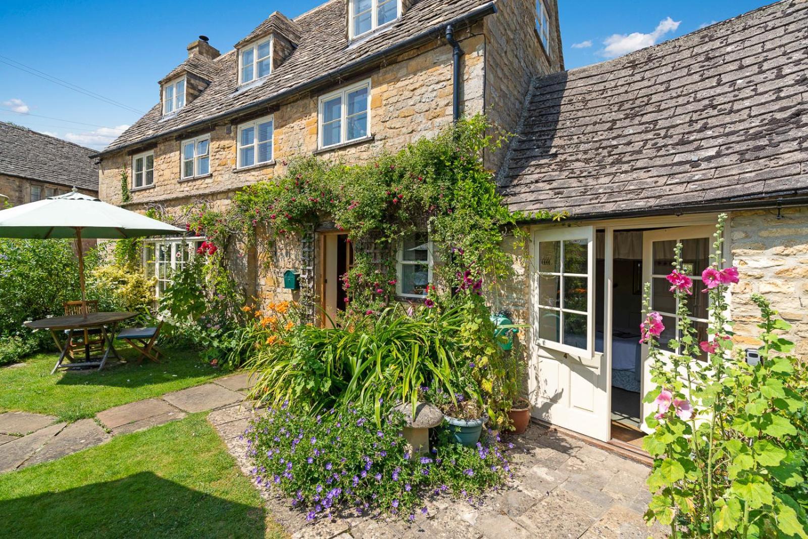 Guiting Guest House Guiting Power Room photo